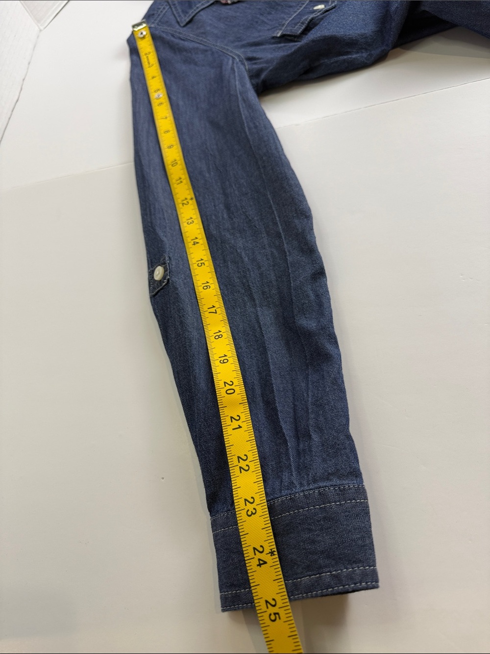 Denver Hayes Vintage Womens L Chambray Denim Shirt Roll Tab Snap Lightweight - Picture 9 of 13